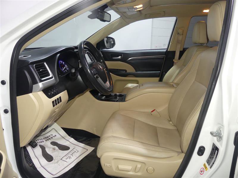 Used 2015 Toyota Highlander Limited Platinum image 21