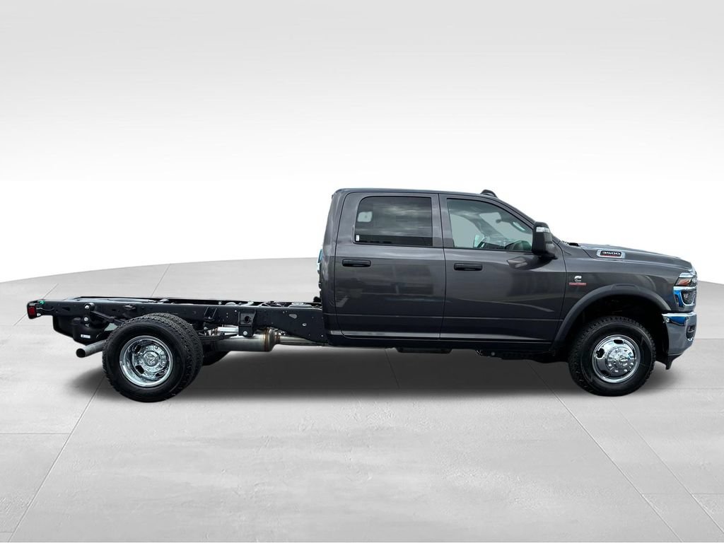 New 2026 RAM 3500 Tradesman AWD/4WD image 4