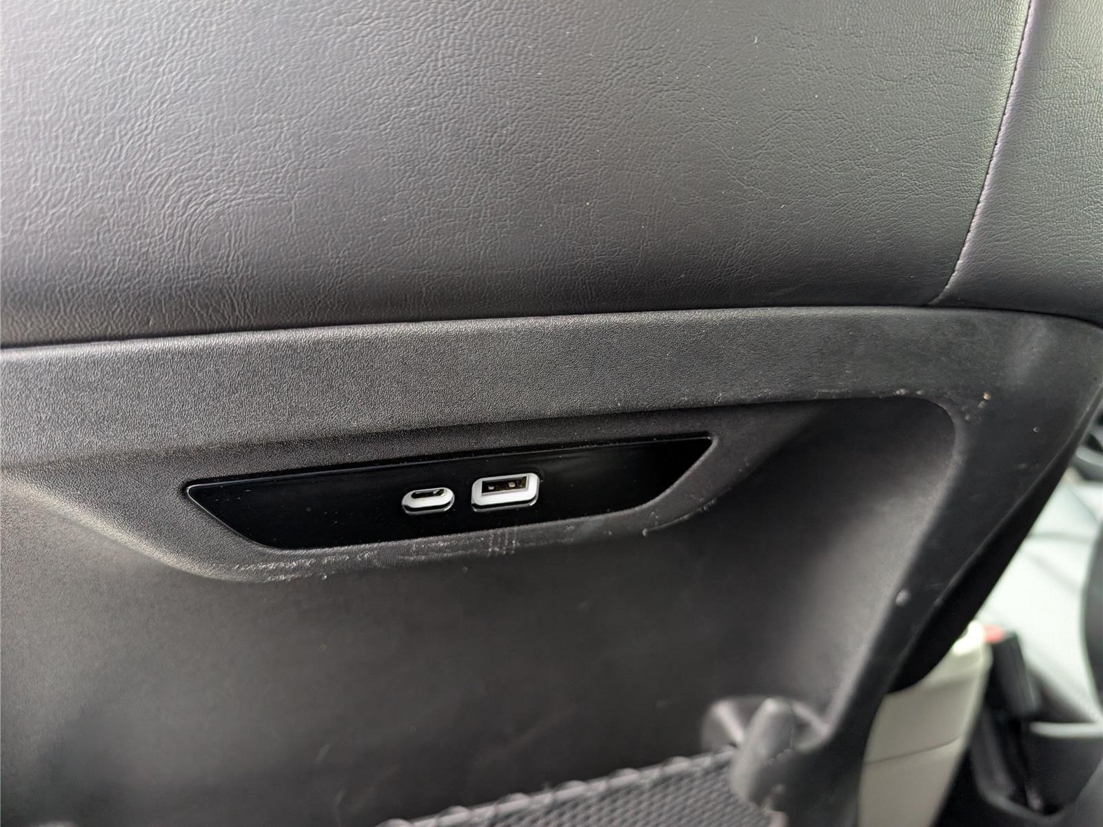 Used 2024 Chrysler Pacifica Touring-L FWD image 20