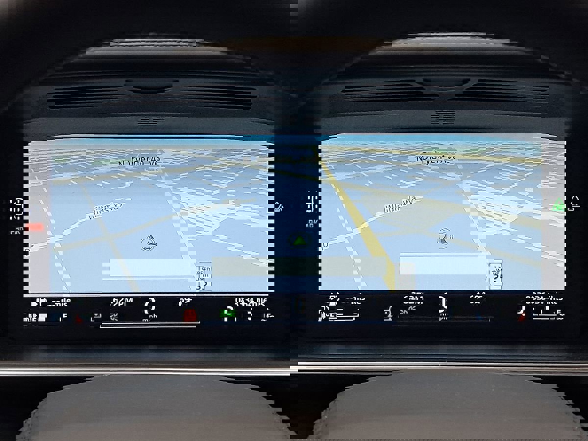 Used 2017 Land Rover Range Rover Sport SVR AWD/4WD image 22