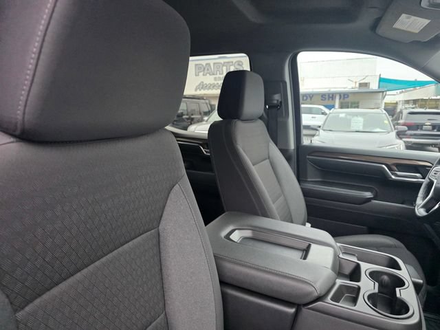 Used 2025 Chevrolet Silverado 1500 LT RWD image 19