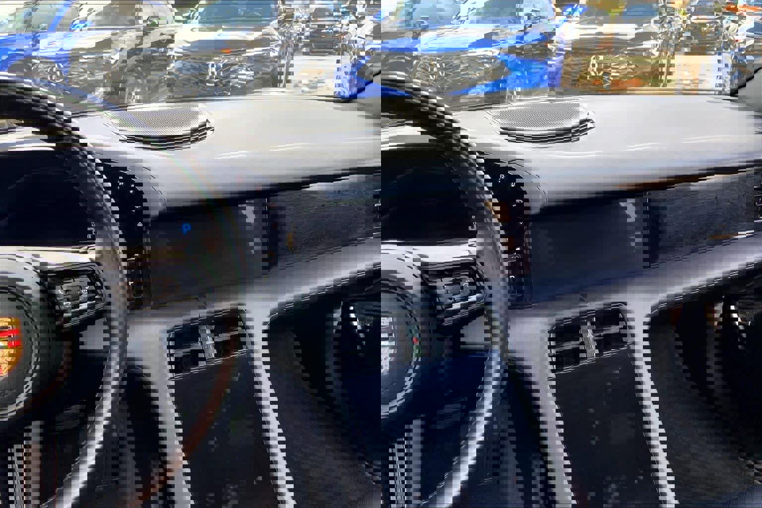 Used 2022 Porsche Taycan image 6