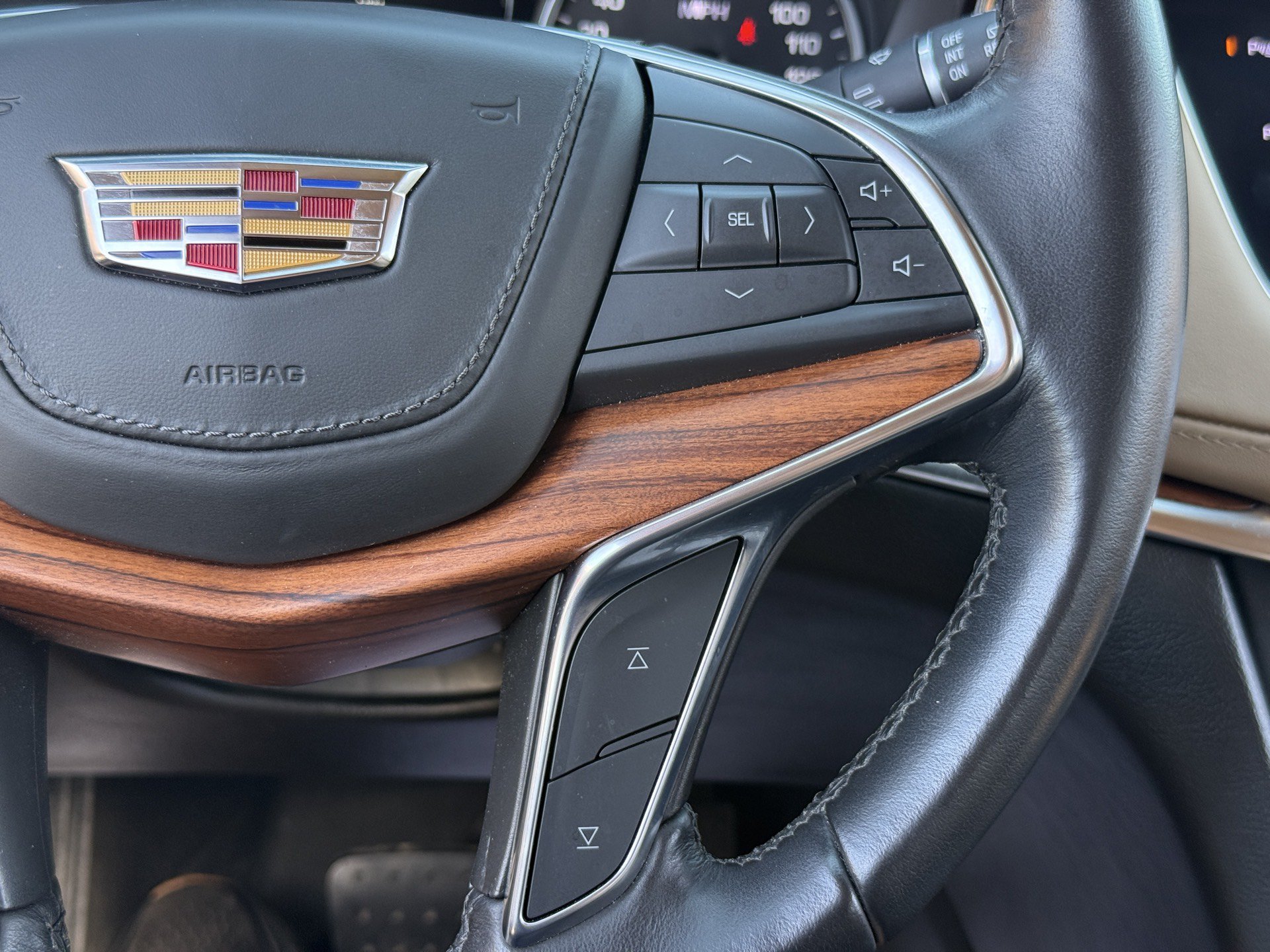 Used 2019 Cadillac XT5 Platinum AWD/4WD image 23