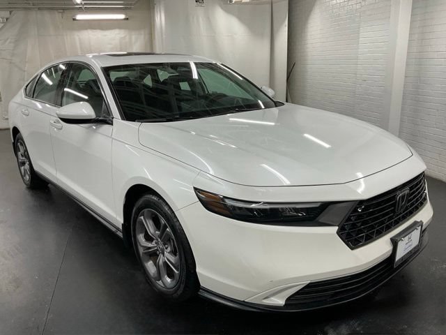 Certified 2024 Honda Accord EX image 7