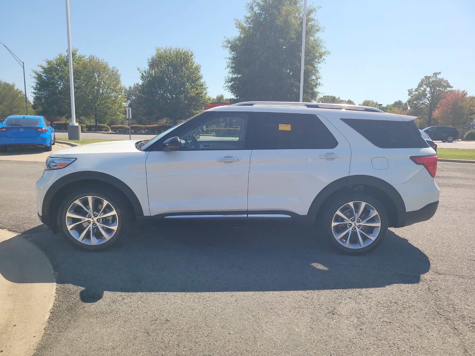 Used 2021 Ford Explorer Platinum w/ Equipment Group 601A AWD/4WD image 6