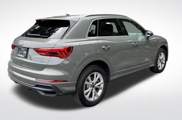 Certified 2025 Audi Q3 2.0T Premium w/ Convenience Package AWD/4WD image 9