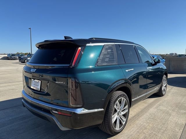 Used 2026 Cadillac Vistiq Luxury image 3