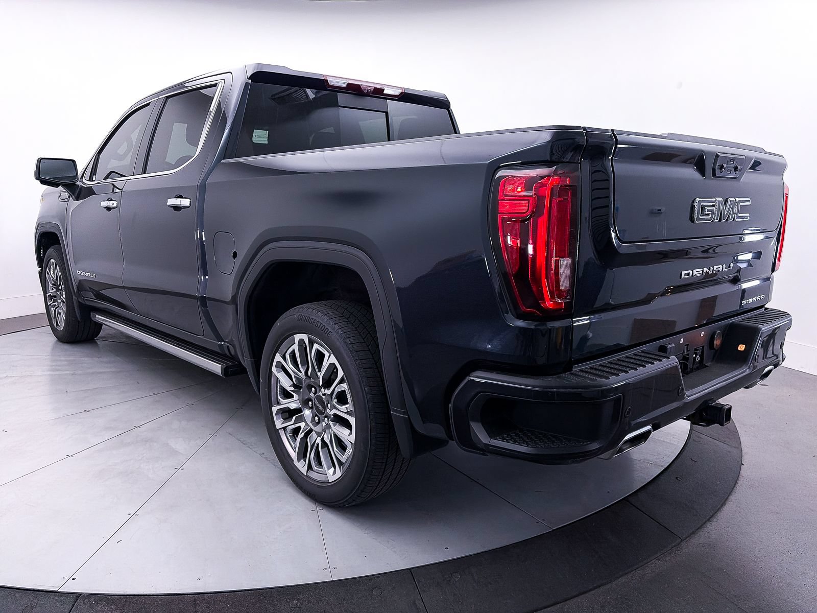 Used 2023 GMC Sierra 1500 Denali Ultimate AWD/4WD image 17