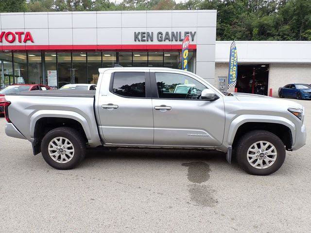 Certified 2025 Toyota Tacoma SR5 AWD/4WD image 2