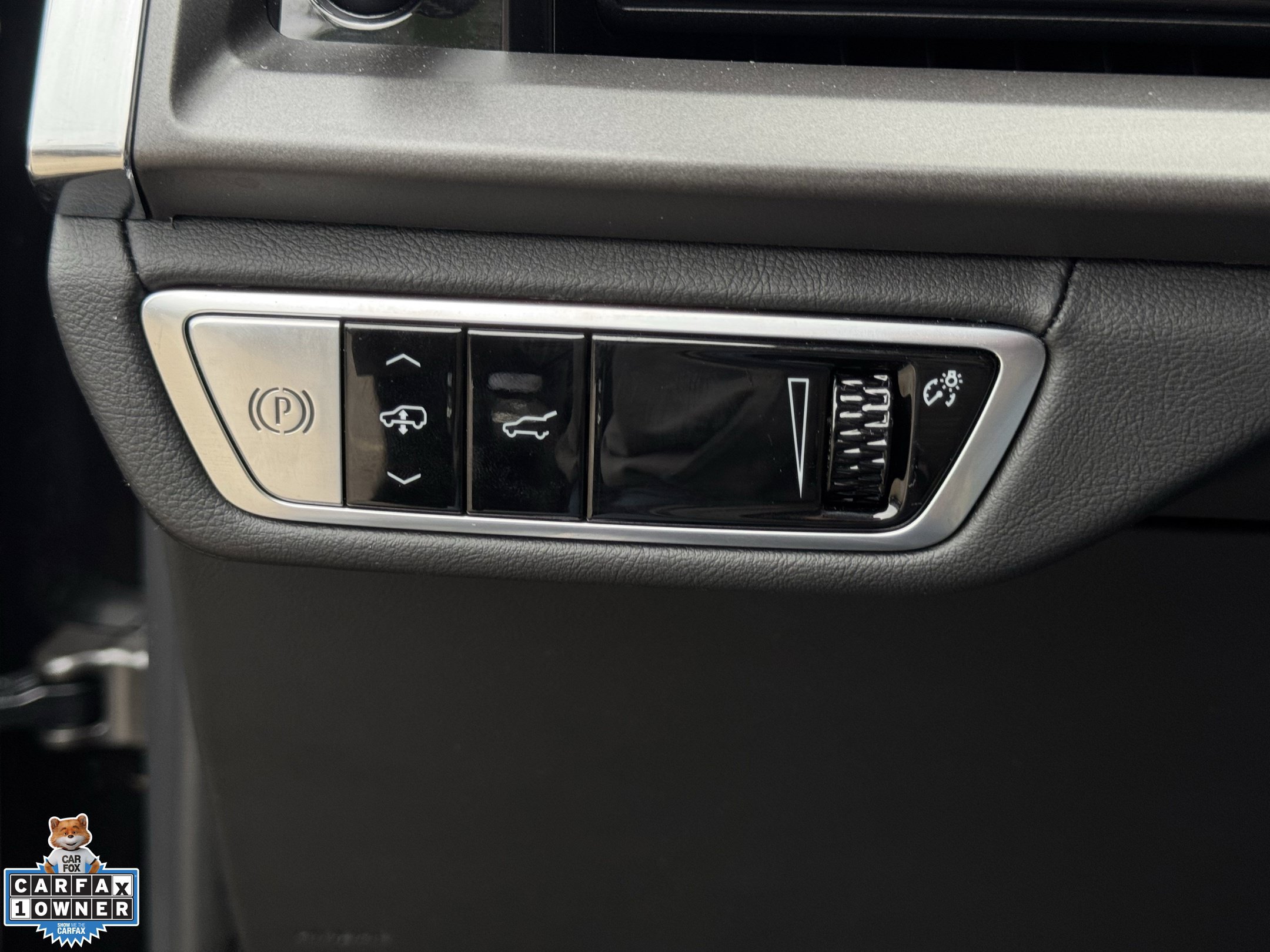 Used 2026 Cadillac Vistiq Platinum w/ LPO, Floor Liner Package AWD/4WD image 24