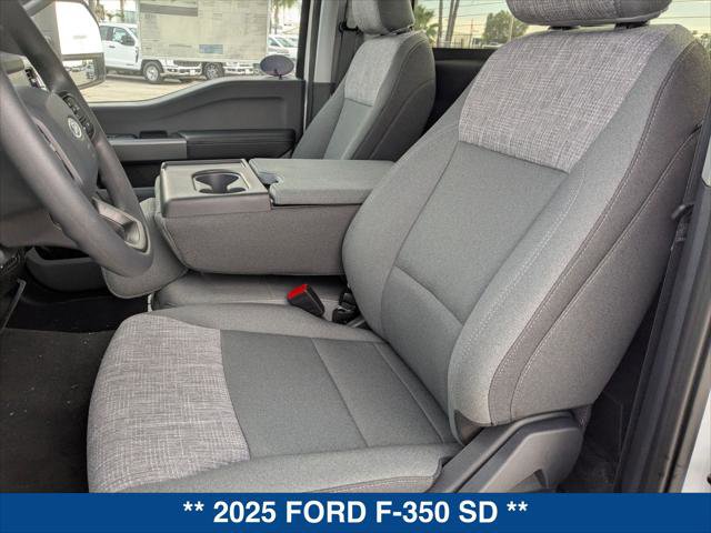 New 2025 Ford F350 XLT w/ FX4 Off-Road Package image 13