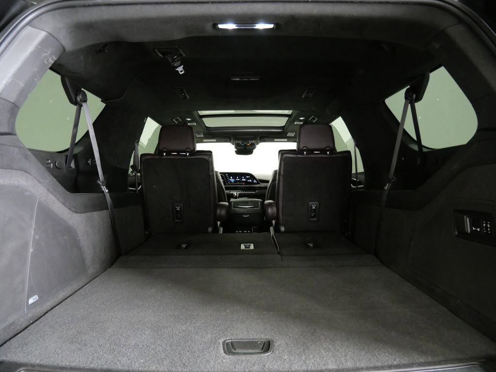 Used 2023 Cadillac Escalade ESV Premium Luxury Platinum AWD/4WD image 32