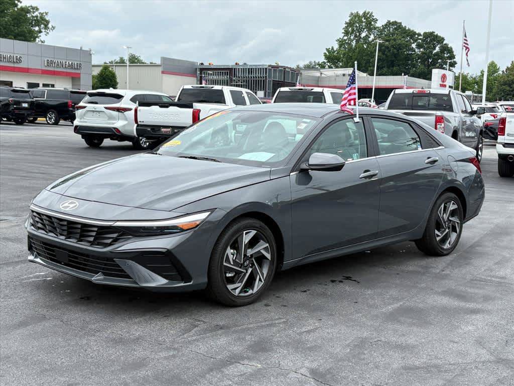 Used 2024 Hyundai Elantra Limited FWD image 26