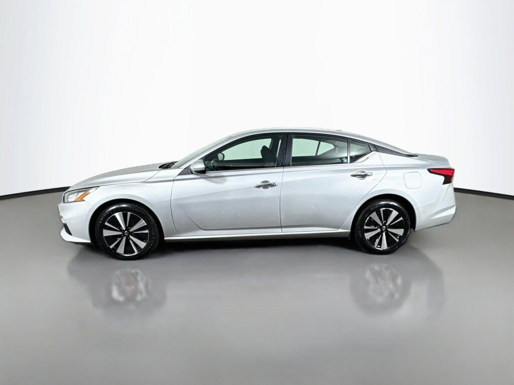 Used 2021 Nissan Altima 2.5 SV AWD/4WD image 2