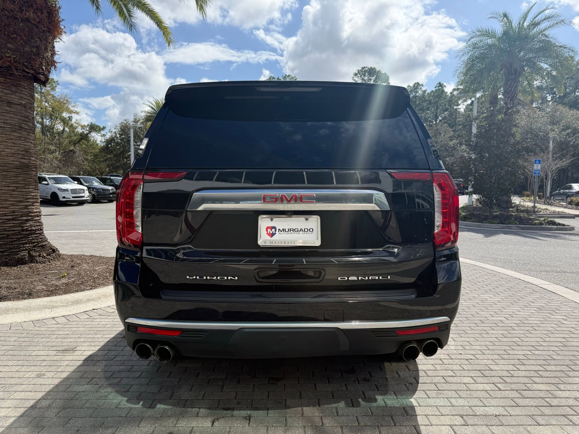 Used 2023 GMC Yukon XL Denali image 11