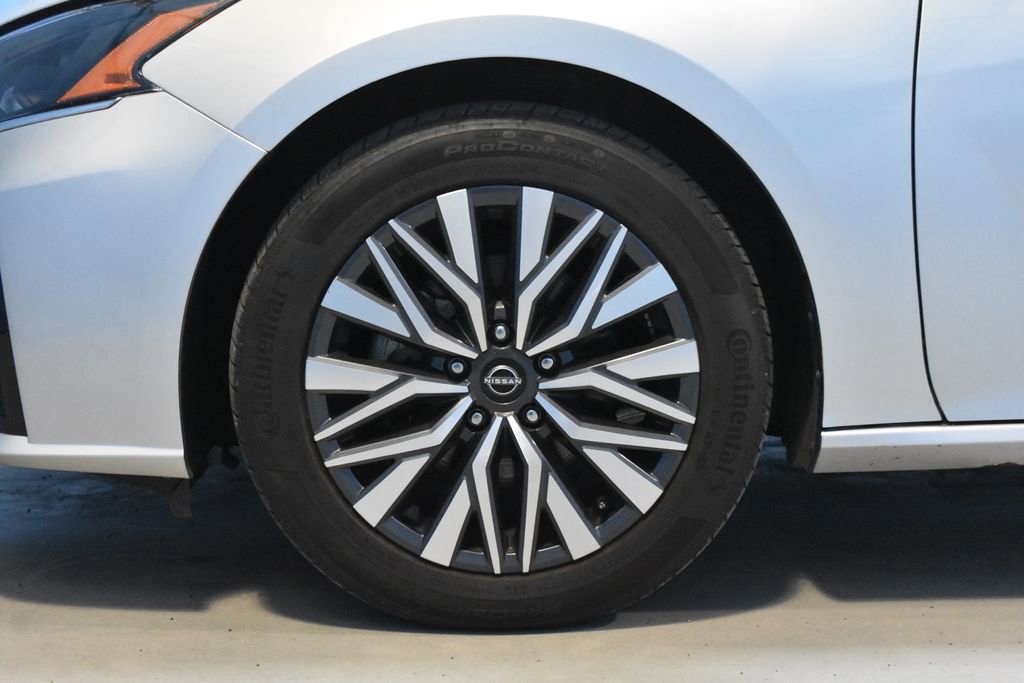 Used 2024 Nissan Altima 2.5 SV FWD image 24