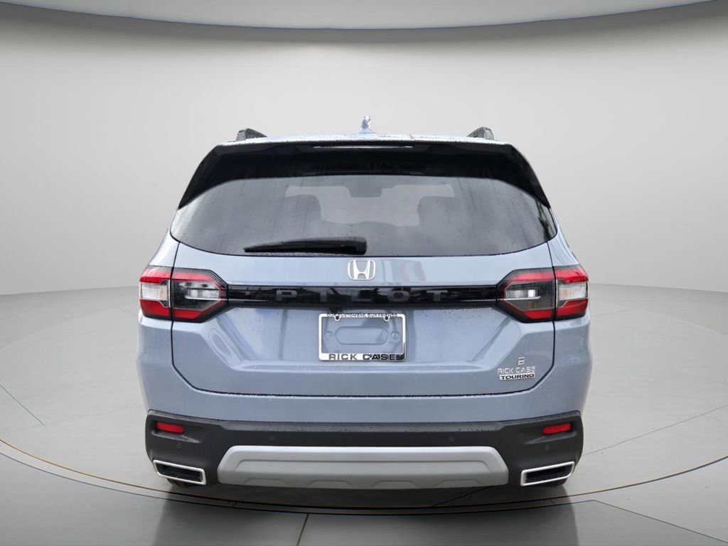 Used 2025 Honda Pilot Touring image 6