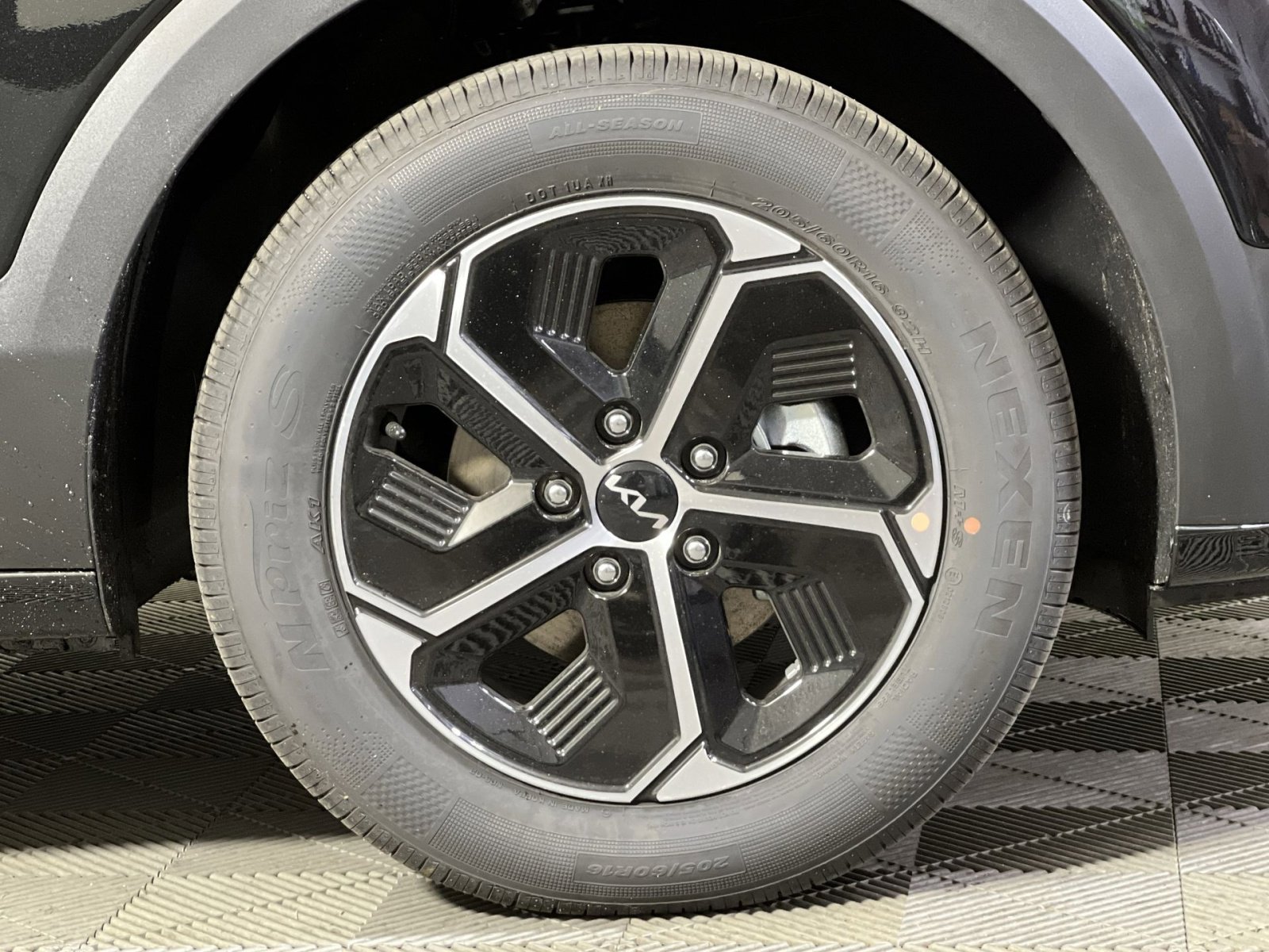 New 2026 Kia Niro LX image 10