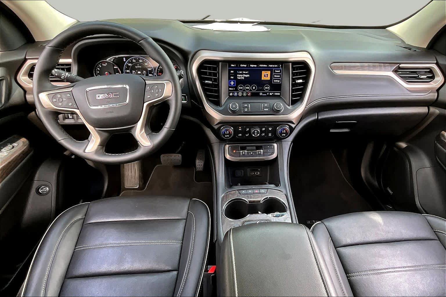 Used 2023 GMC Acadia Denali w/ Denali Ultimate Package FWD image 16