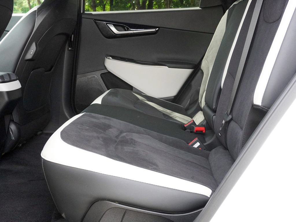 Used 2024 Kia EV6 GT-Line AWD/4WD image 36