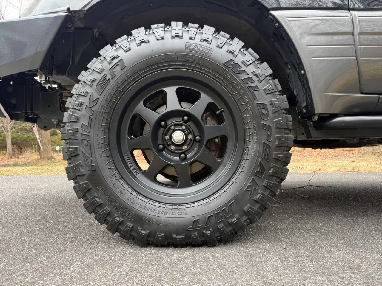 Used 2002 Lexus LX 470 Base 4WD 4dr SUV image 55