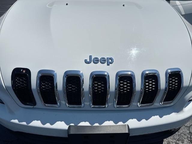 Used 2016 Jeep Cherokee Latitude w/ Comfort/Convenience Group AWD/4WD image 29