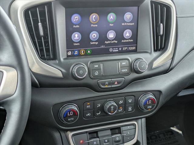 Used 2024 GMC Terrain Denali w/ Denali Premium Package AWD/4WD image 15