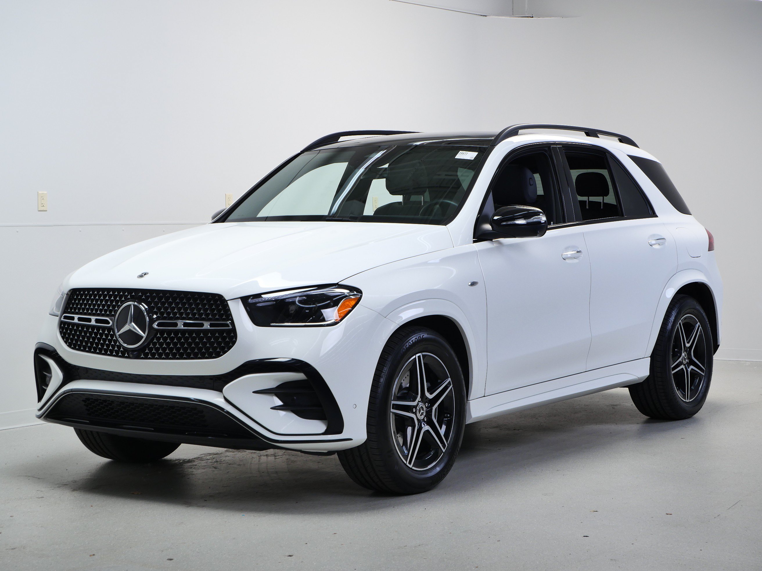 Certified 2025 Mercedes-Benz GLE 450e 4MATIC w/ AMG Line Exterior image 11