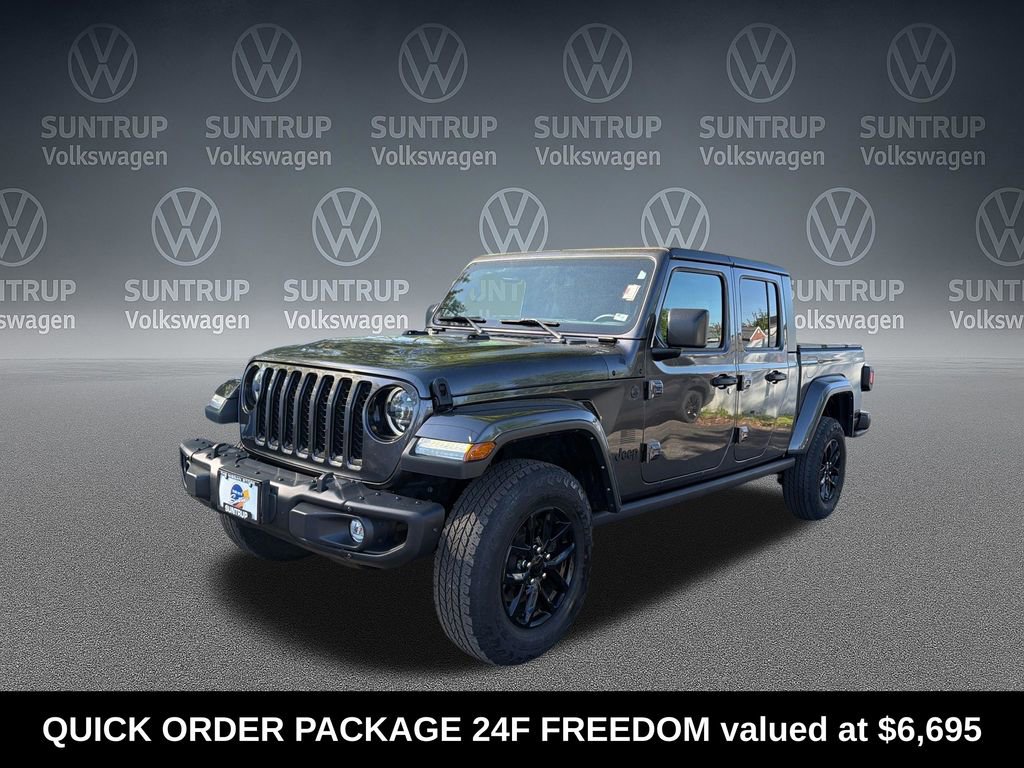 Used 2023 Jeep Gladiator Sport AWD/4WD image 2