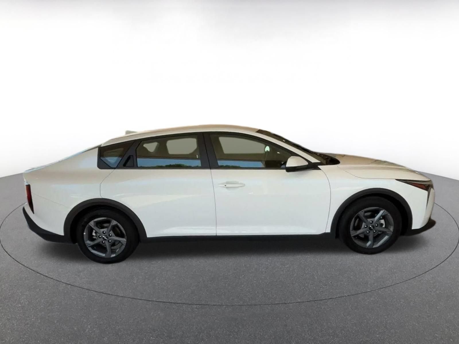 Used 2025 Kia K4 FWD image 15