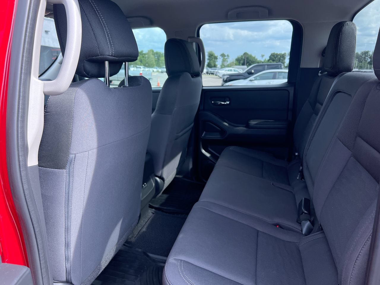 Used 2024 Nissan Frontier SV w/ Technology Package RWD image 26