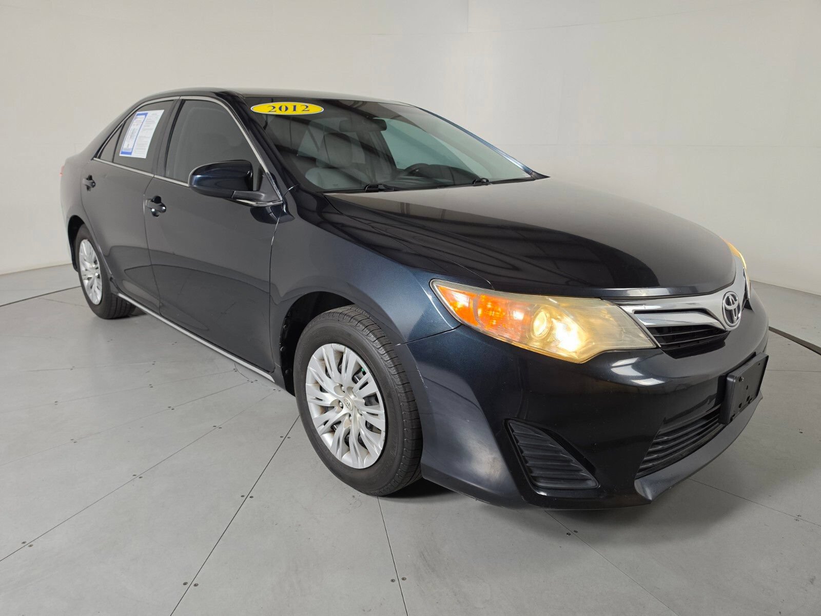 Used 2012 Toyota Camry LE FWD image 7