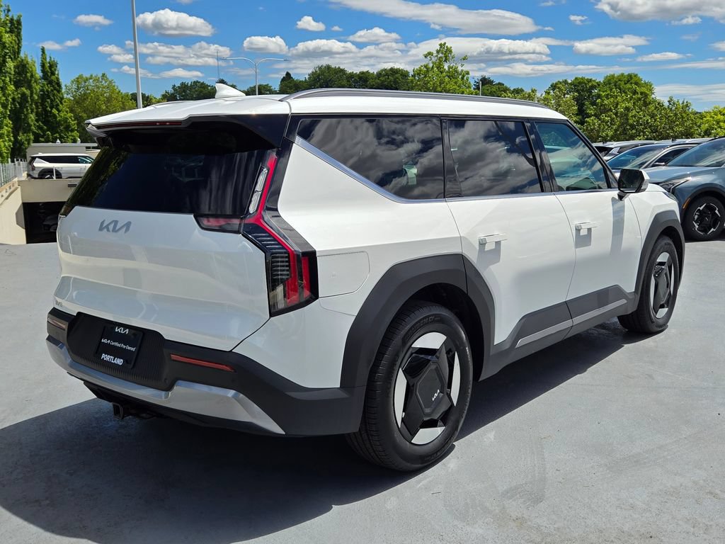 Certified 2024 Kia EV9 Wind AWD/4WD image 3