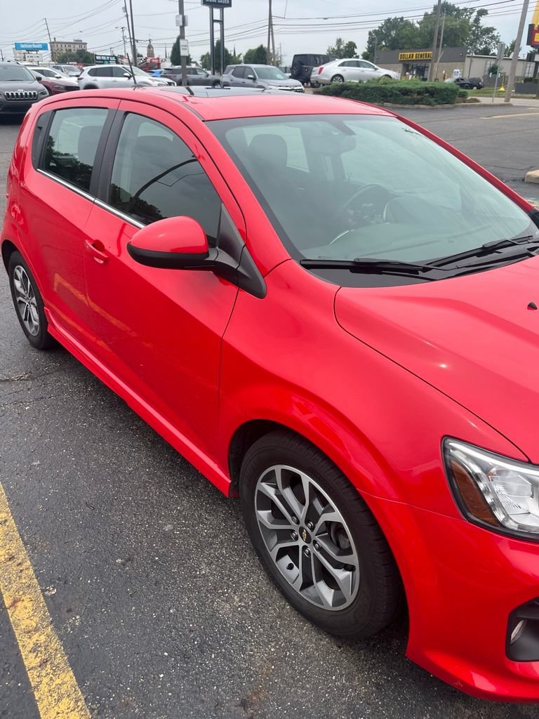 Used 2017 Chevrolet Sonic LT w/ Fun and Sun Package FWD image 7