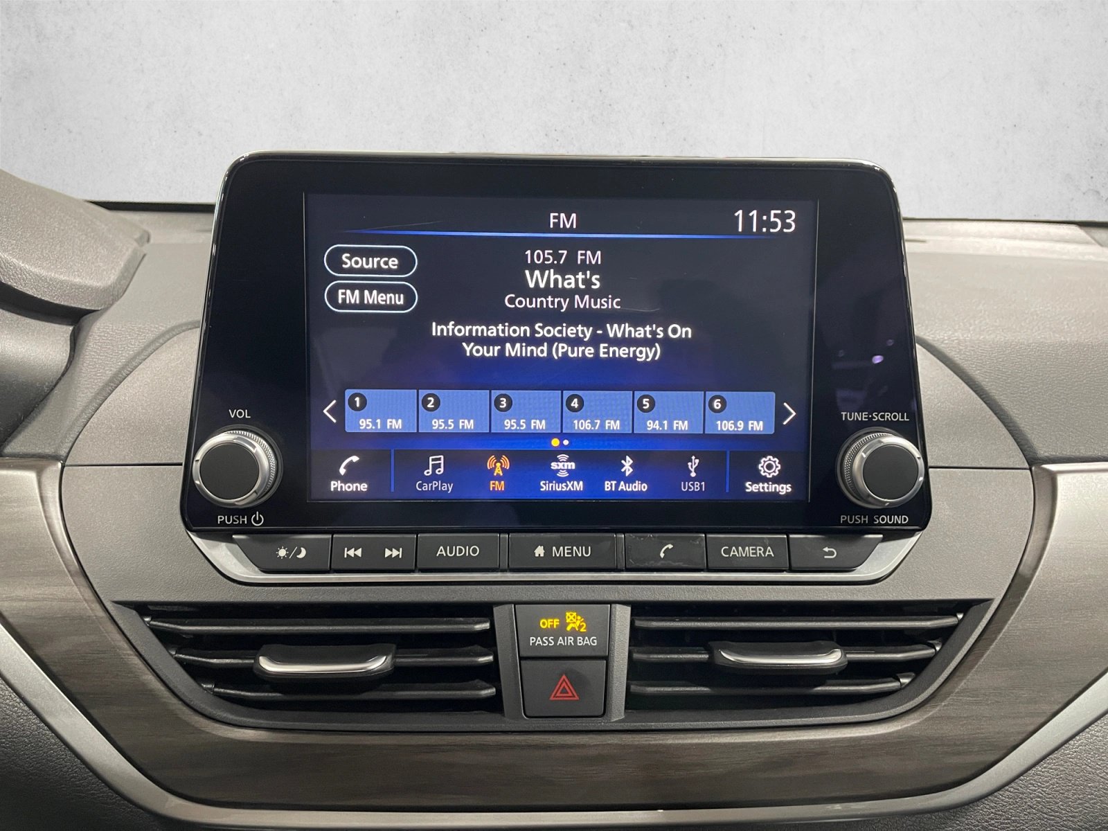 Used 2025 Nissan Altima 2.5 SV FWD image 15