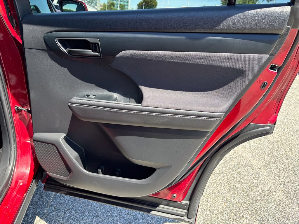 Used 2020 Toyota Highlander LE AWD/4WD image 45
