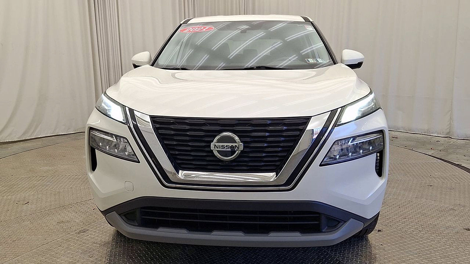 Used 2021 Nissan Rogue SV image 6