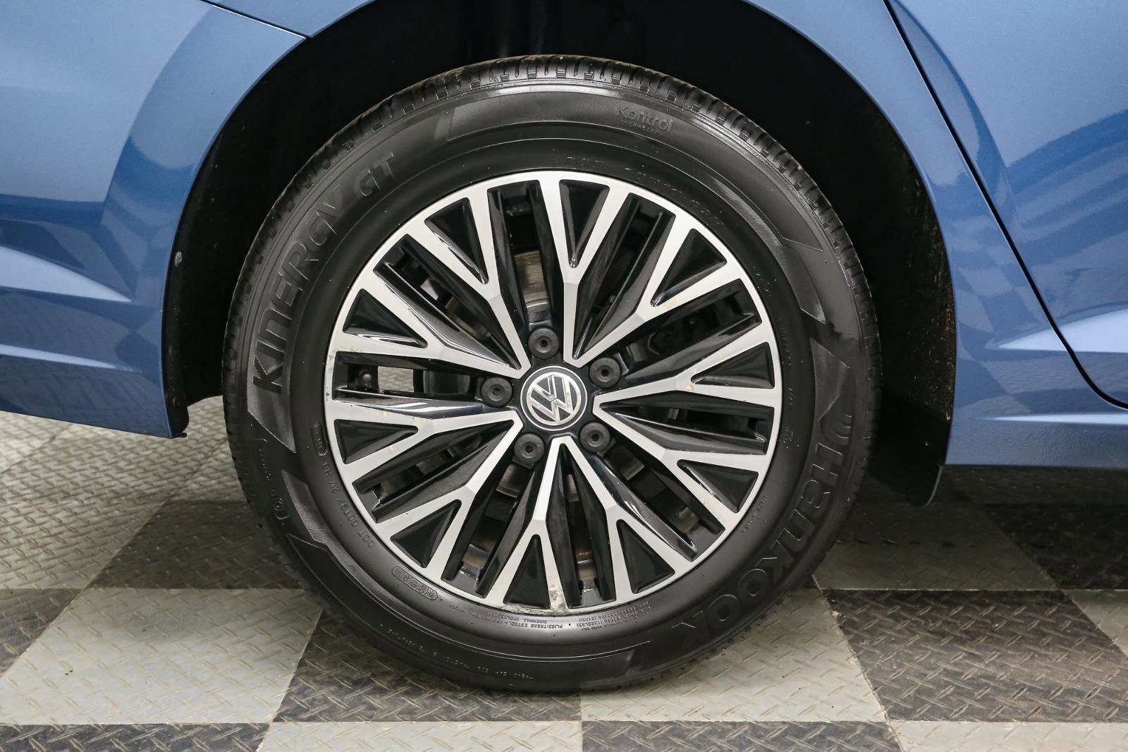 Certified 2019 Volkswagen Jetta SE image 17