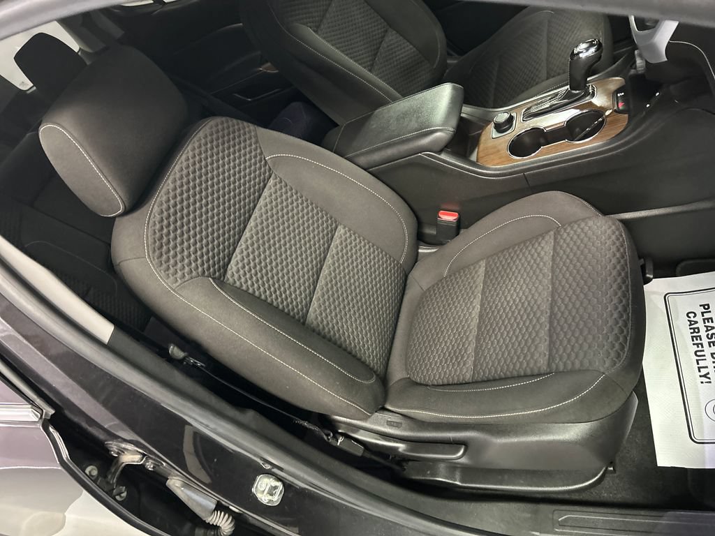 Used 2017 GMC Acadia SLE FWD image 23