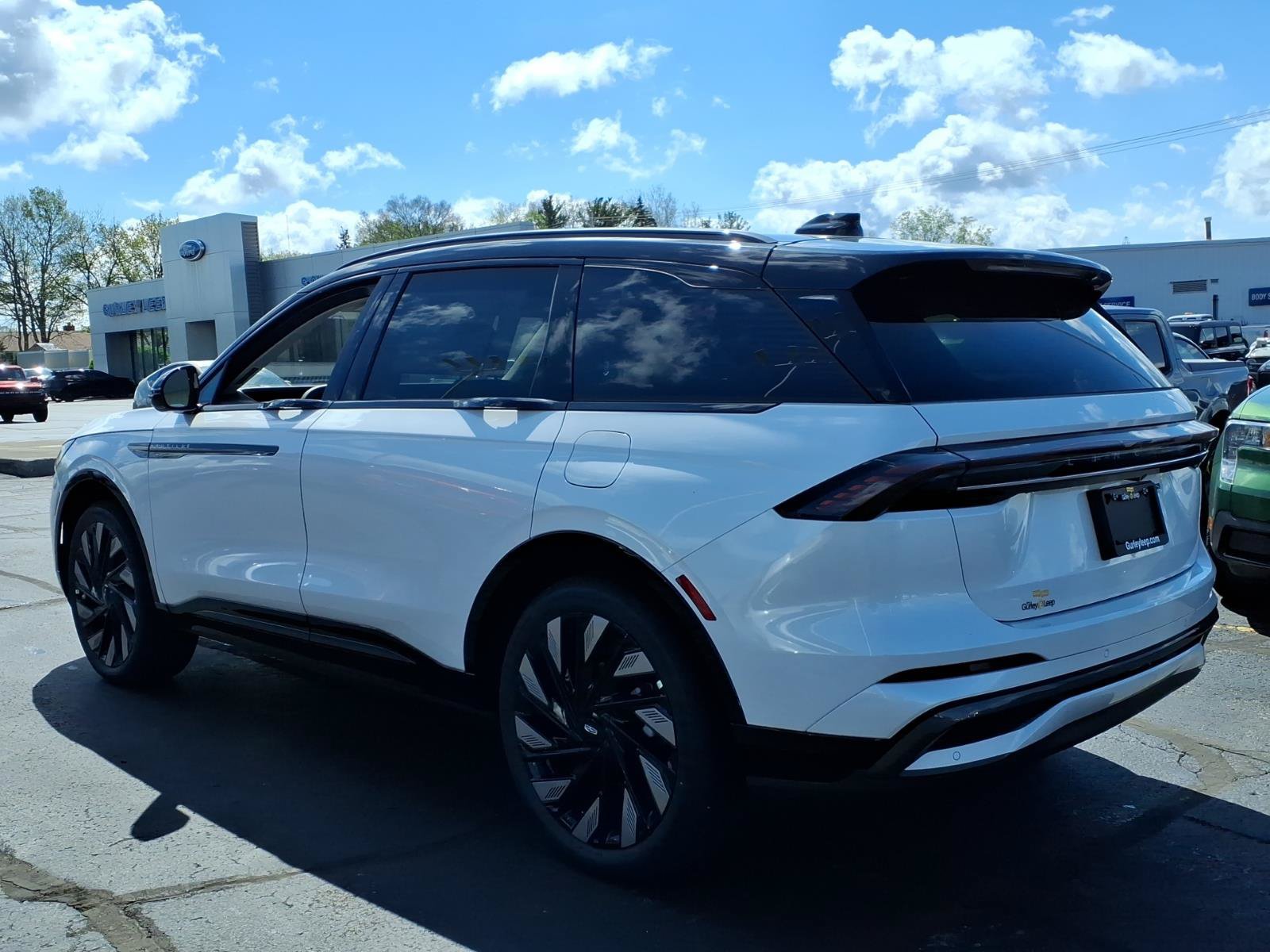 New 2026 Lincoln Nautilus Reserve w/ Jet Appearance Package AWD/4WD image 8