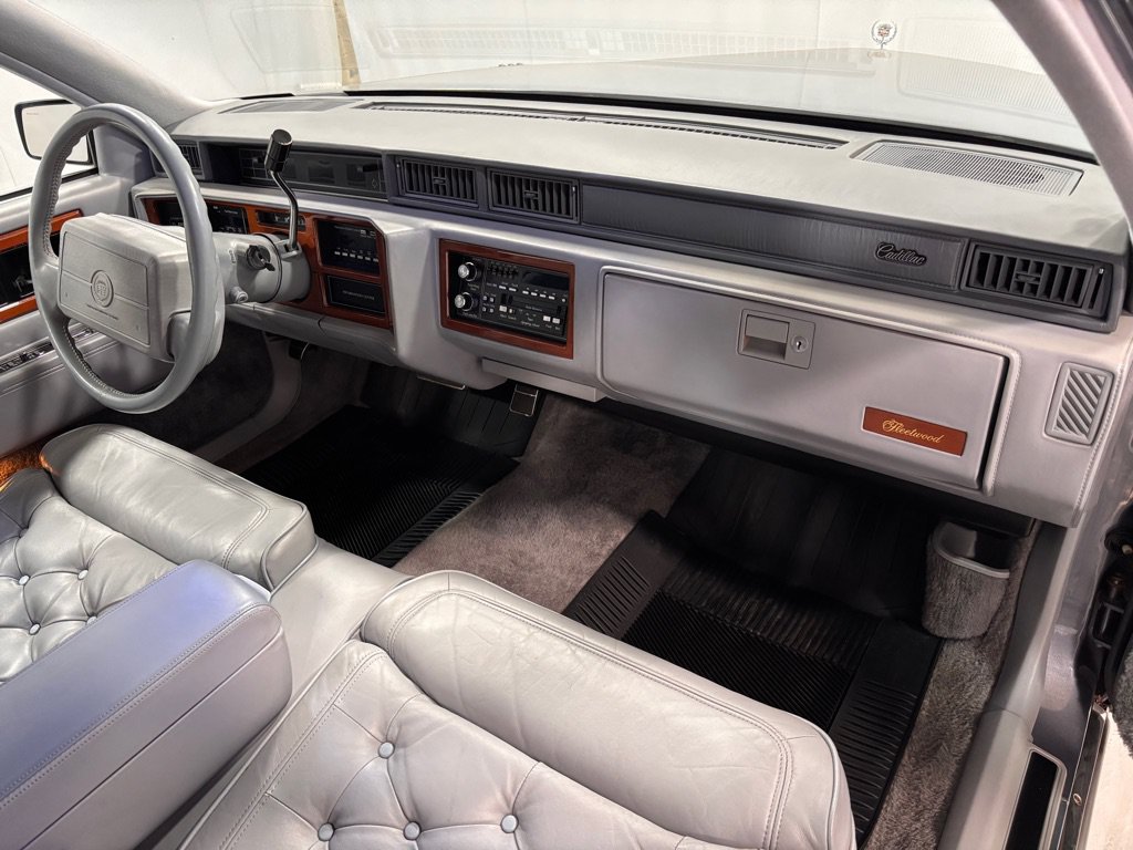 Used 1990 Cadillac Fleetwood Sedan FWD image 18
