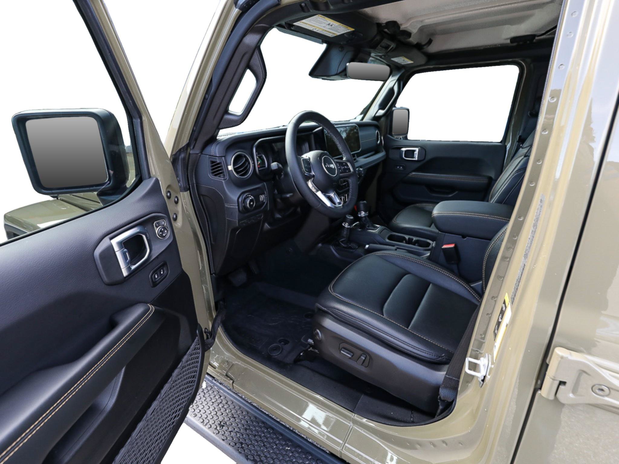Used 2026 Jeep Wrangler Unlimited Sahara AWD/4WD image 11