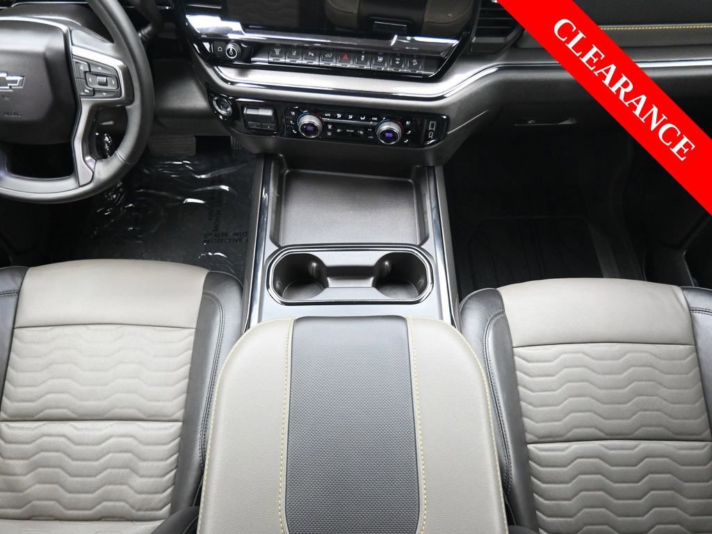 Used 2025 Chevrolet Silverado 2500 ZR2 w/ Technology Package image 30