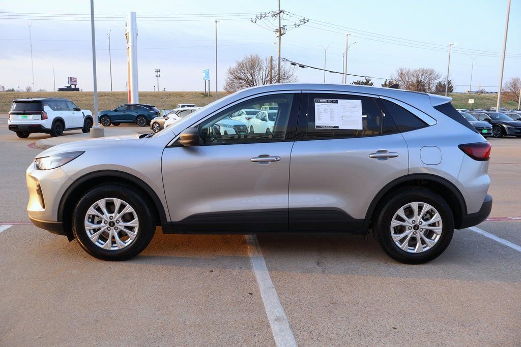 Used 2024 Ford Escape Active image 2