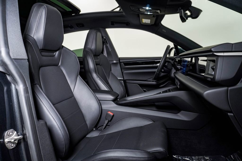 Certified 2025 Porsche Macan 4S Electric image 14