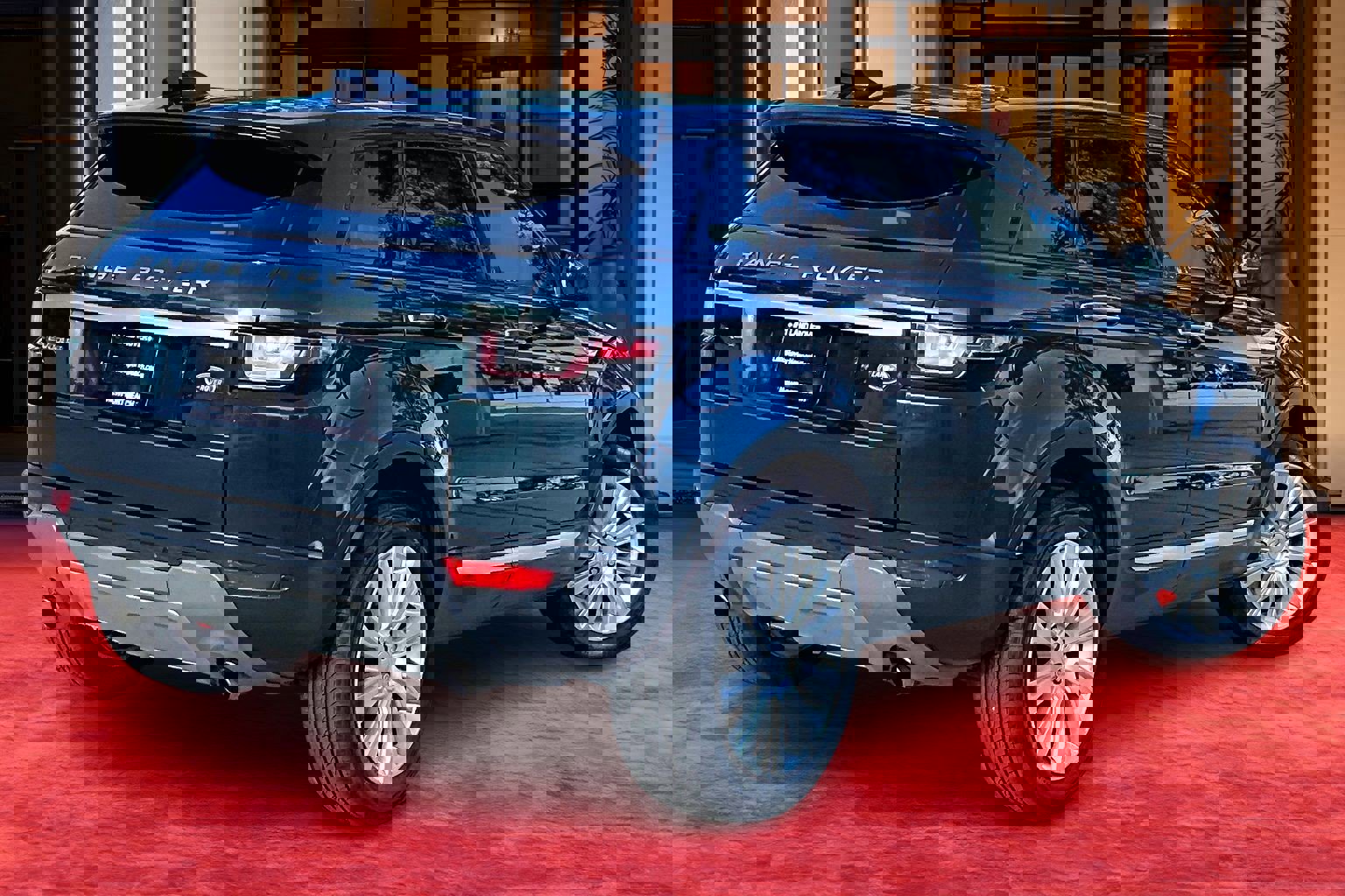 Used 2016 Land Rover Range Rover Evoque HSE image 12