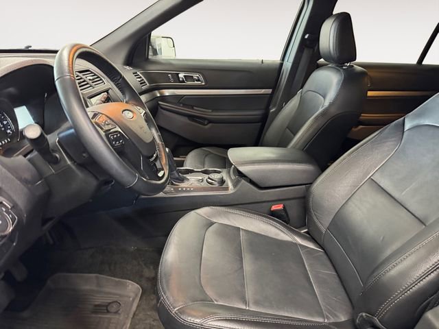Used 2018 Ford Explorer XLT w/ Equipment Group 202A AWD/4WD image 7