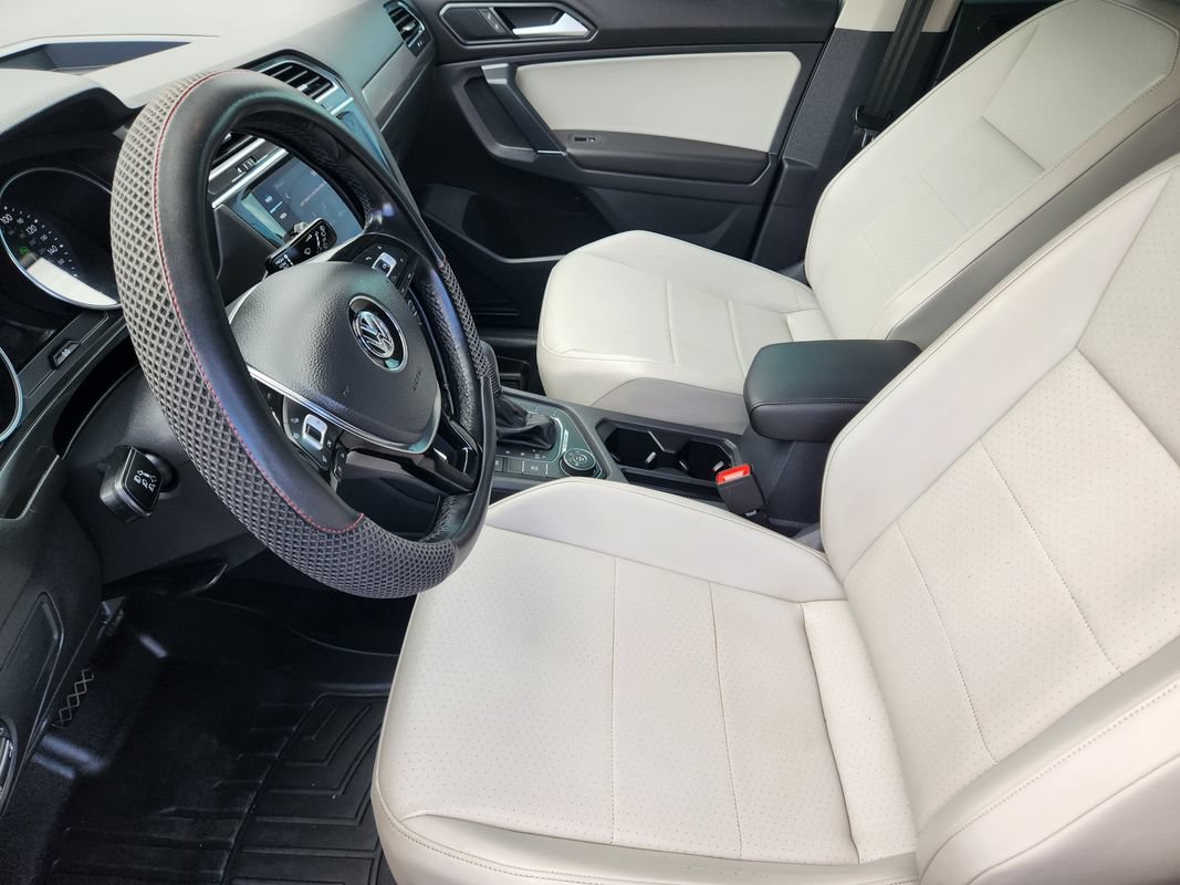 Used 2018 Volkswagen Tiguan SE AWD/4WD image 16