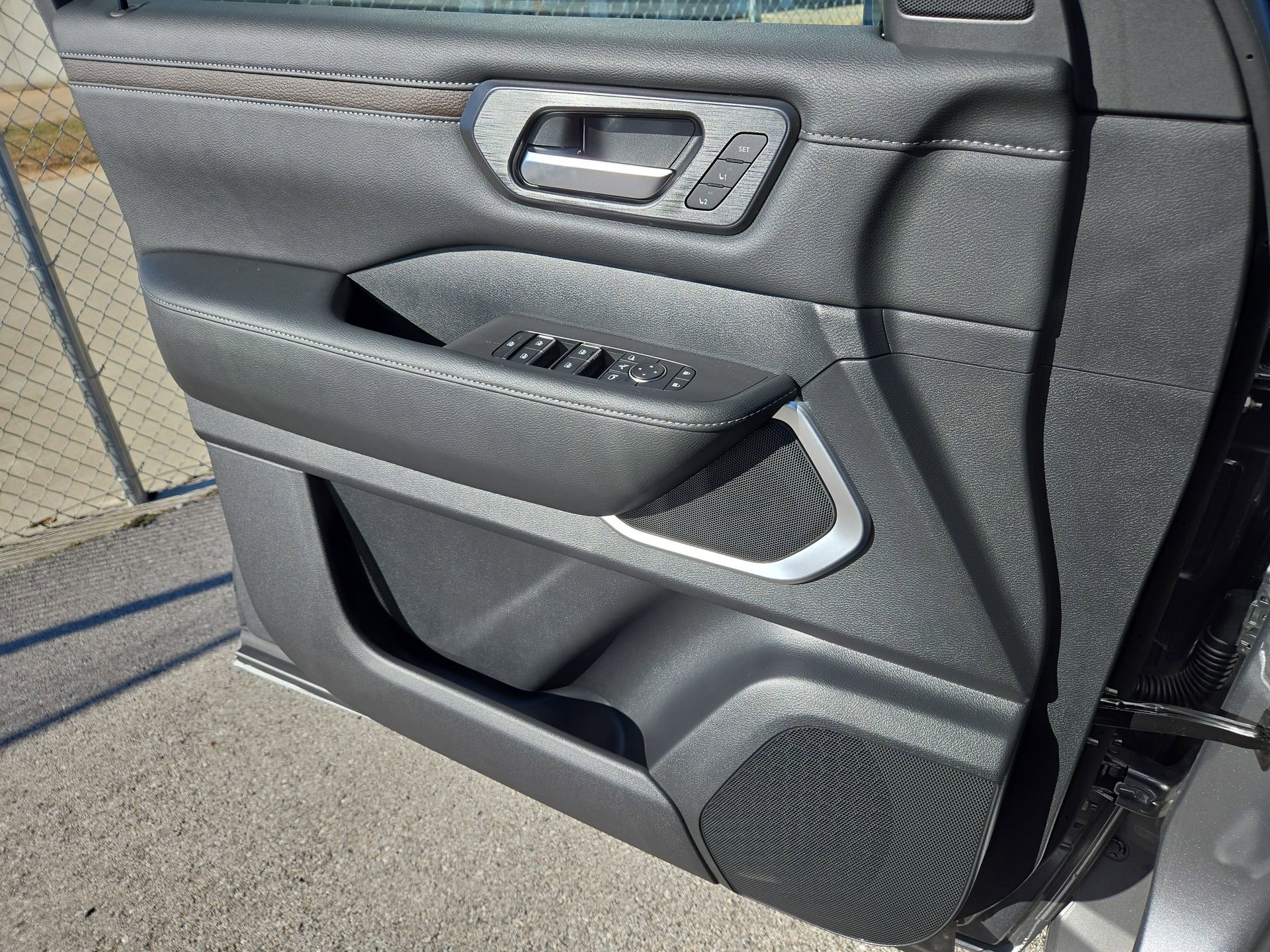 New 2026 Nissan Armada Platinum image 11