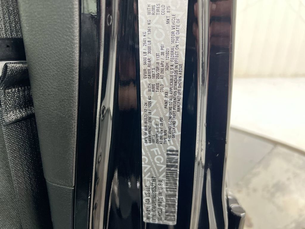 Used 2025 Jeep Wrangler Sahara image 27